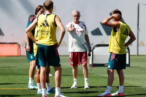 استعدادا للموسم الجديد.. ماذا حدث في مران مورينيو الأول مع ريال مدريد؟